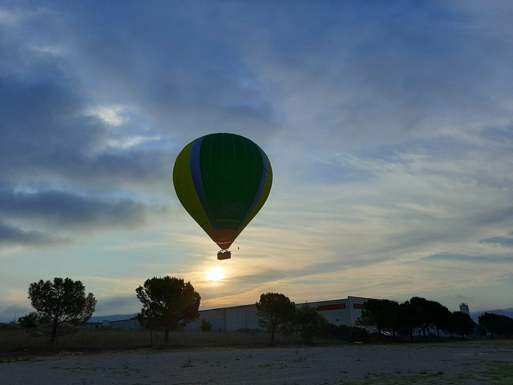 hot air balloon