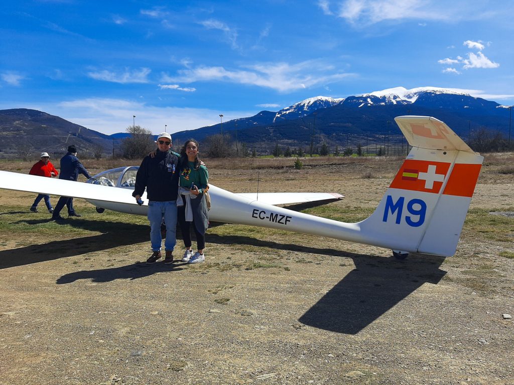 Fly-with-Xirli-Sailplane- things-to-do-in-barcelona