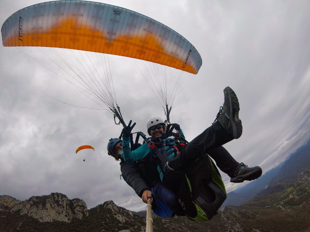 Paragliding tandem flight. Things to do in Barcelona. Flywithxirli