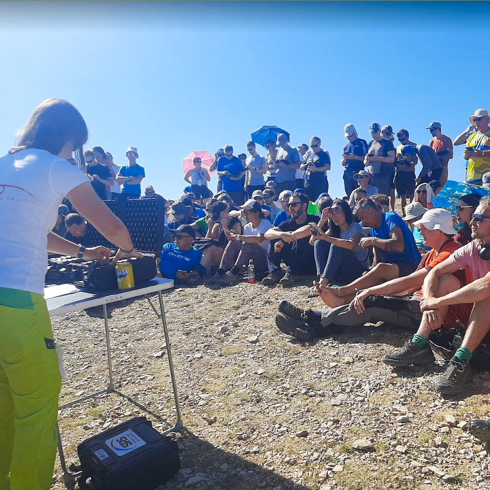 BRIEFING 10 Fly with Xirli is a member of the organization of the 34th British and Dutch Paragliding Championships