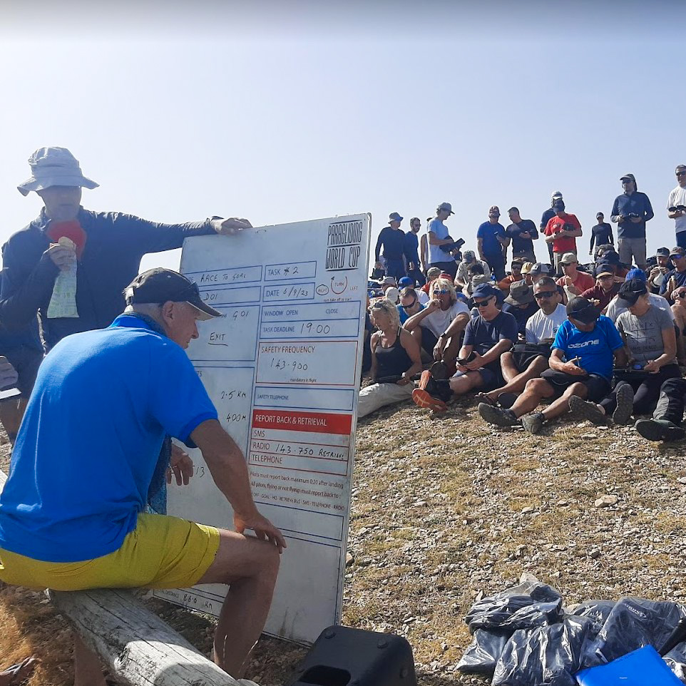 BRIEFING 5 Fly with Xirli is a member of the organization of the 34th British and Dutch Paragliding Championships