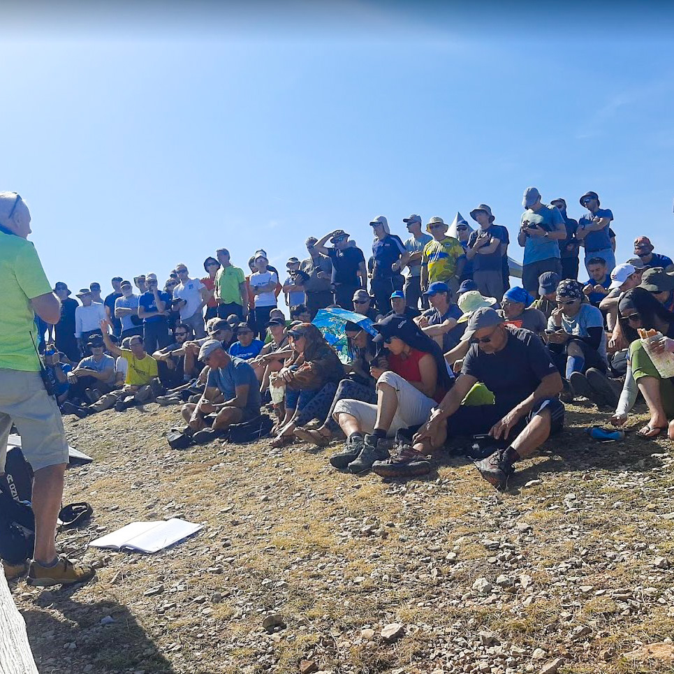 BRIEFING 8 Fly with Xirli is a member of the organization of the 34th British and Dutch Paragliding Championships