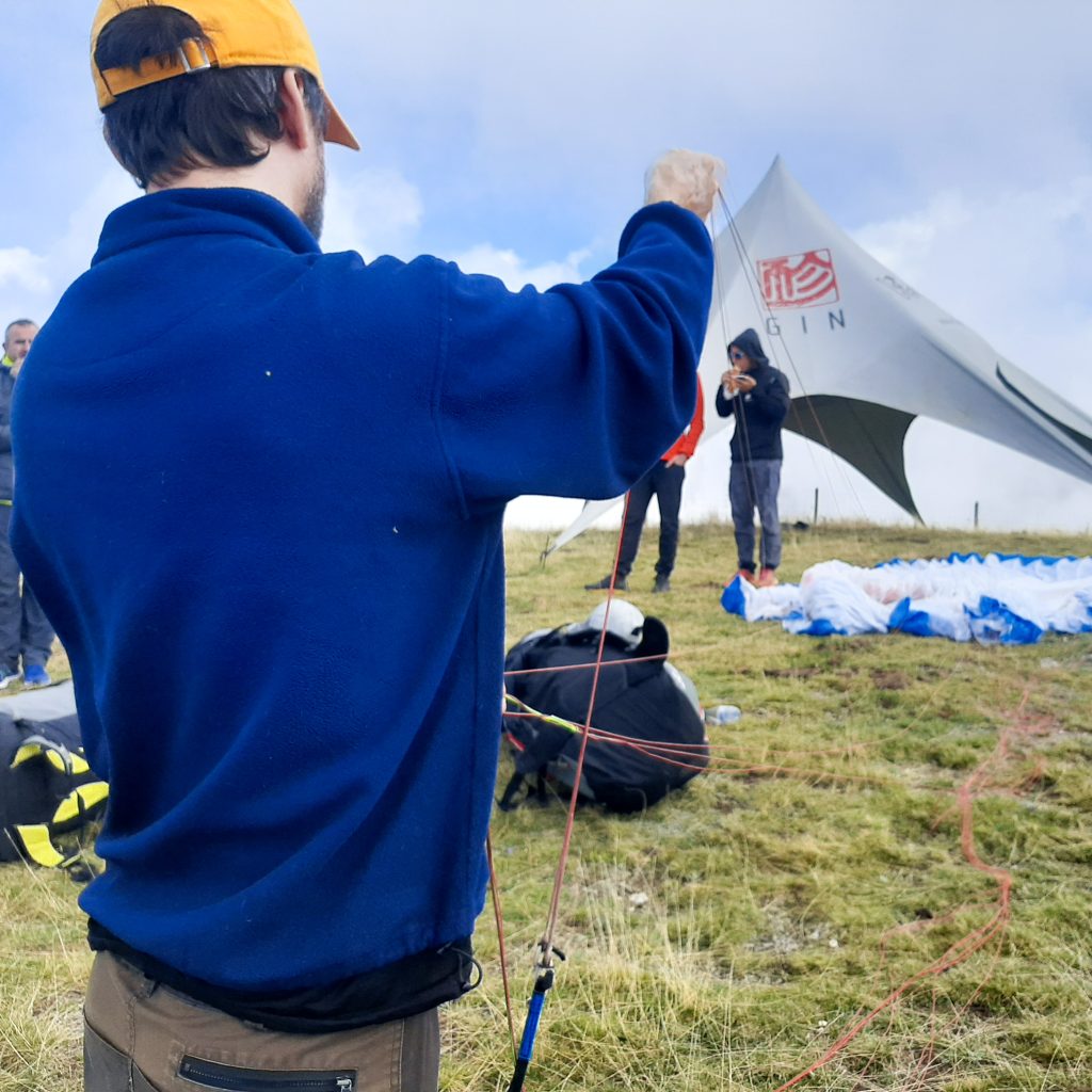 Member of the organization of the Liga Nacional Alta Ribagorza 21 Sep - 24 Sep 2023 in Vilaller 2 PARAGLIDING EQUIPMENT PREPARATION 1