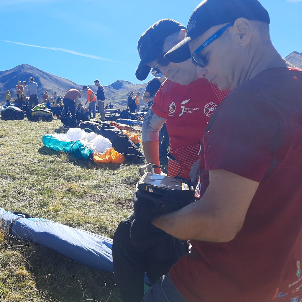 Member of the organization of the Liga Nacional Alta Ribagorza 21 Sep - 24 Sep 2023 in Vilaller 2 PARAGLIDING EQUIPMENT PREPARATION 10