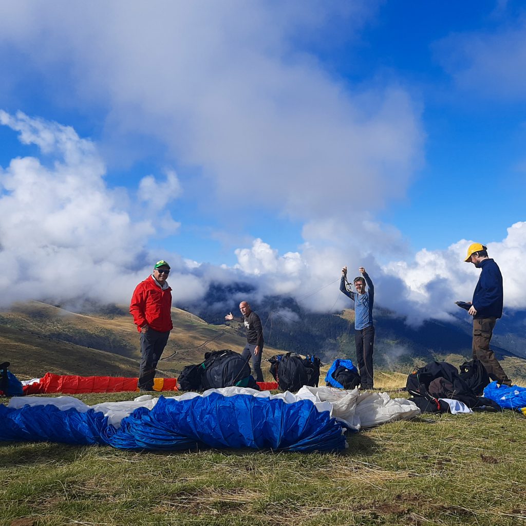 Member of the organization of the Liga Nacional Alta Ribagorza 21 Sep - 24 Sep 2023 in Vilaller 2 PARAGLIDING EQUIPMENT PREPARATION 2