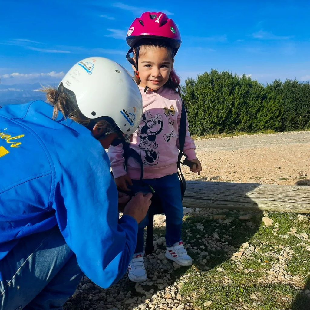 From what age can a child fly tandem paragliding 2