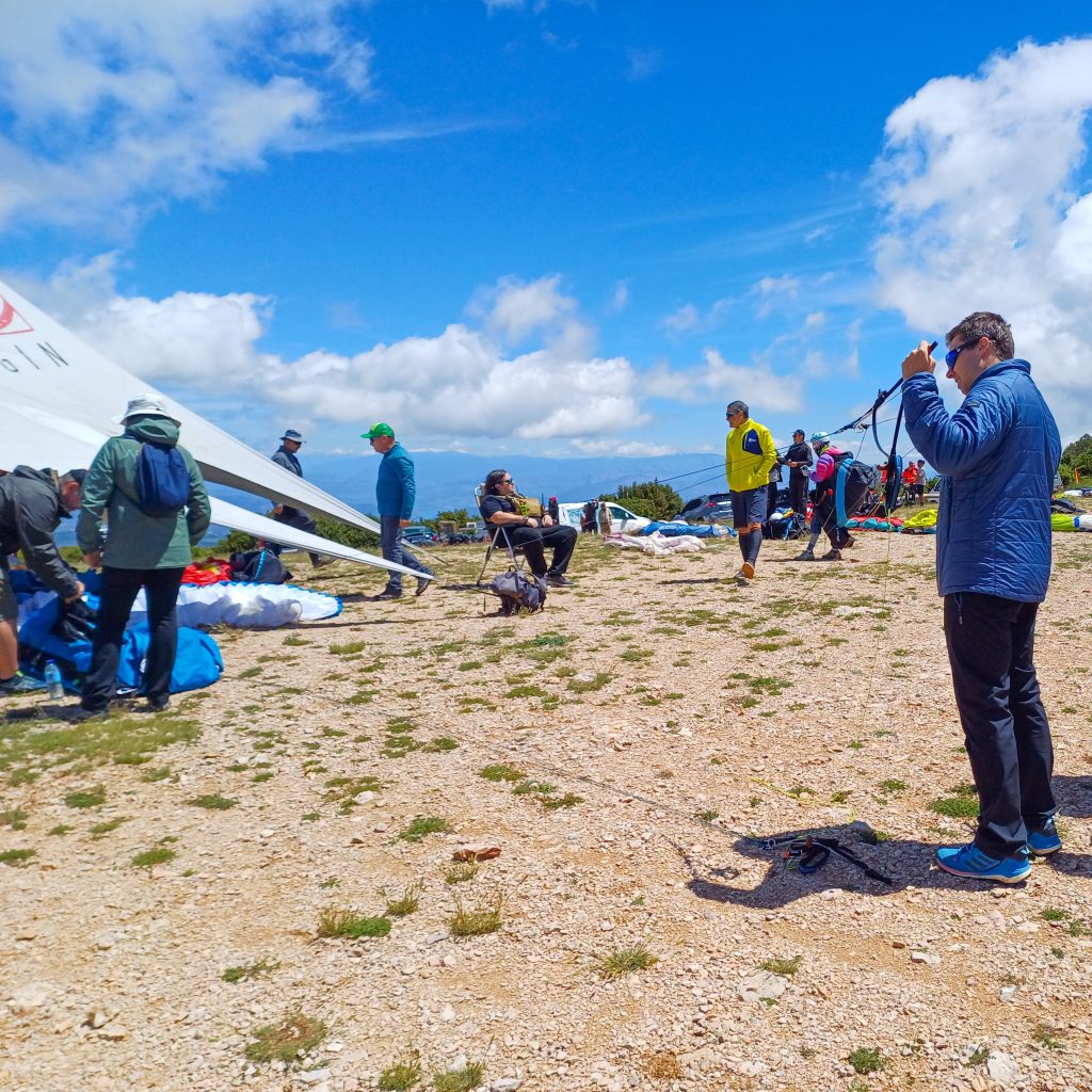 PARAGLIDING EQUIPMENT PREPARATION a