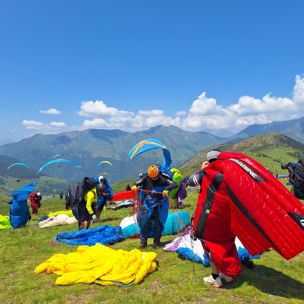 PARAGLIDING EQUIPMENT PREPARATION