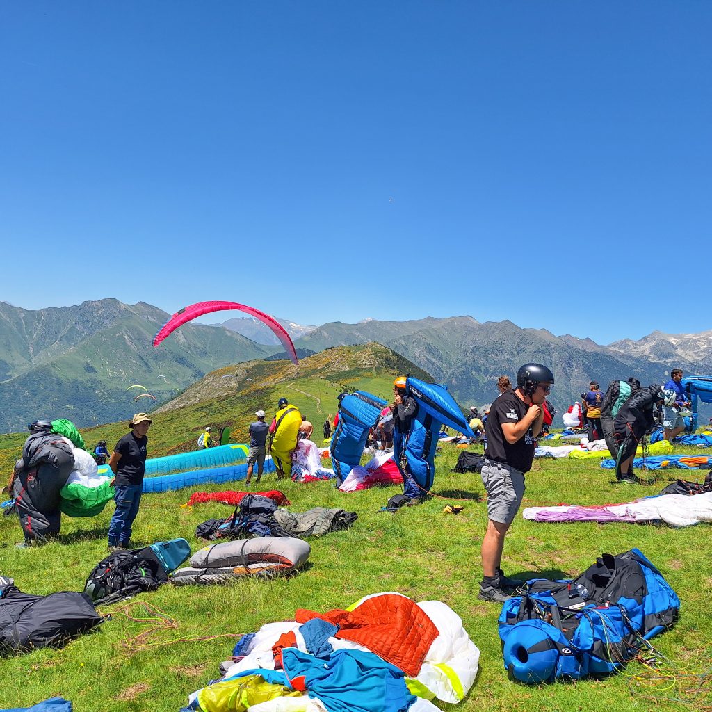 PARAGLIDING EQUIPMENT PREPARATION