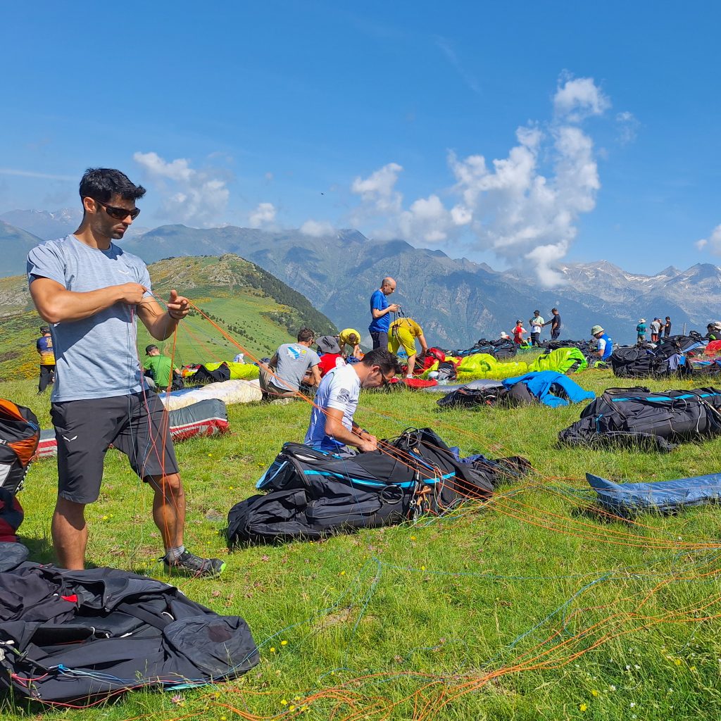 PARAGLIDING EQUIPMENT PREPARATION