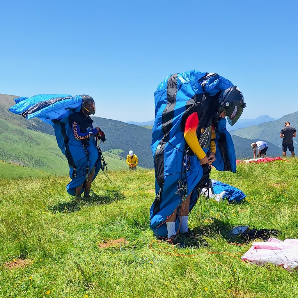 PARAGLIDING EQUIPMENT PREPARATION