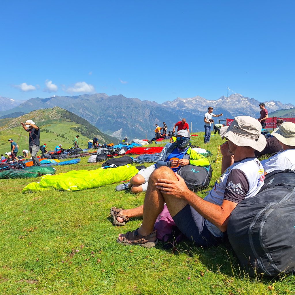 PARAGLIDING EQUIPMENT PREPARATION