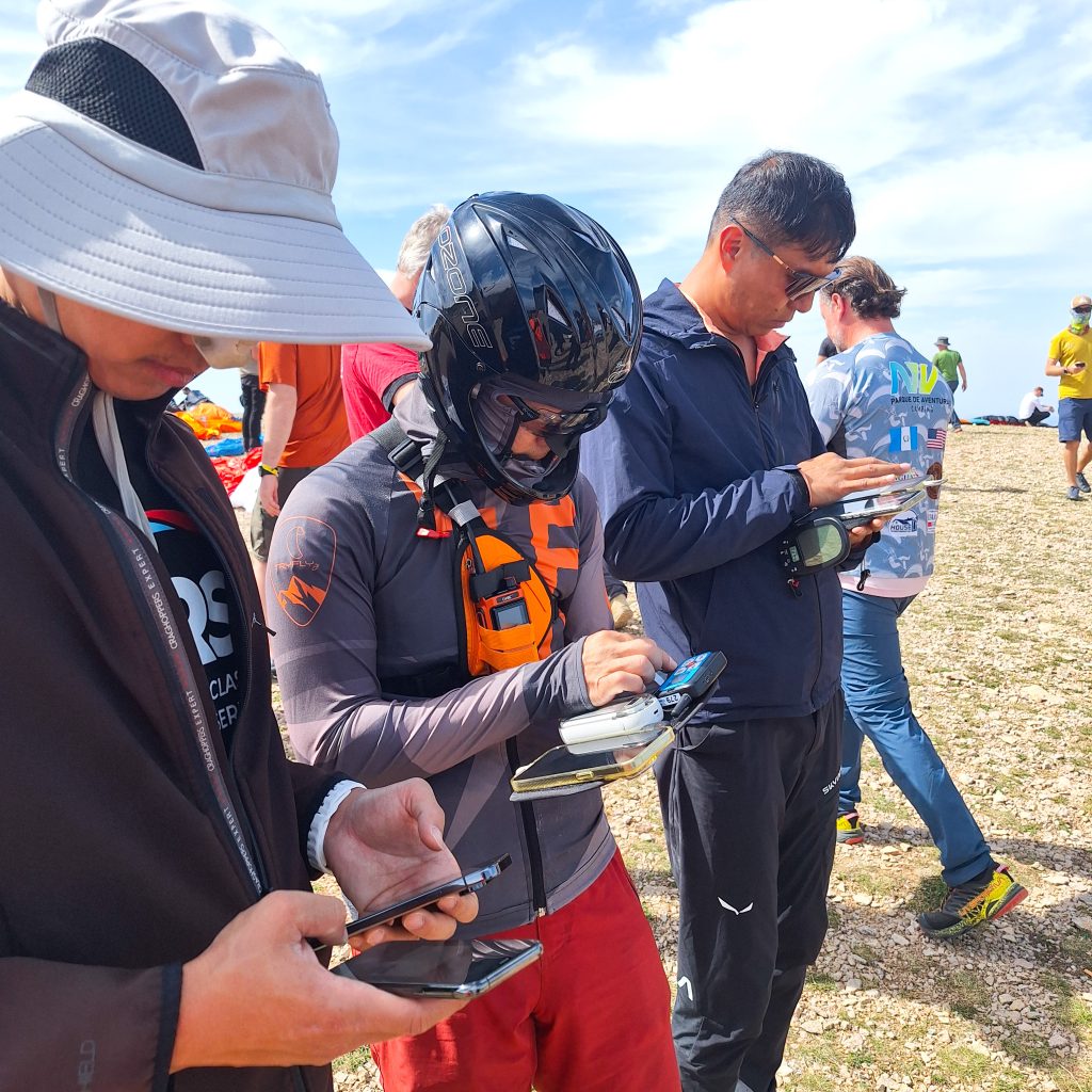 PARAGLIDING EQUIPMENT PREPARATION 3