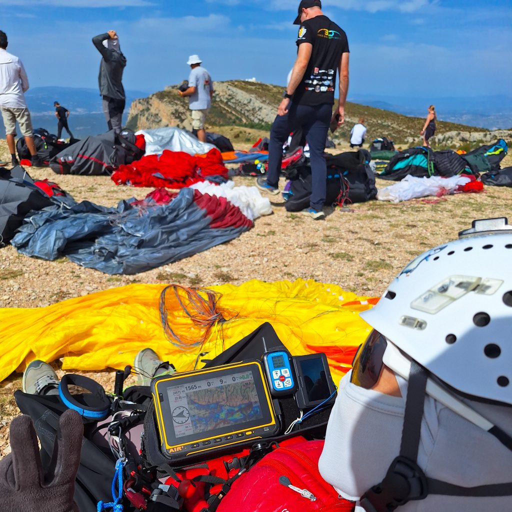 PARAGLIDING EQUIPMENT PREPARATION 4